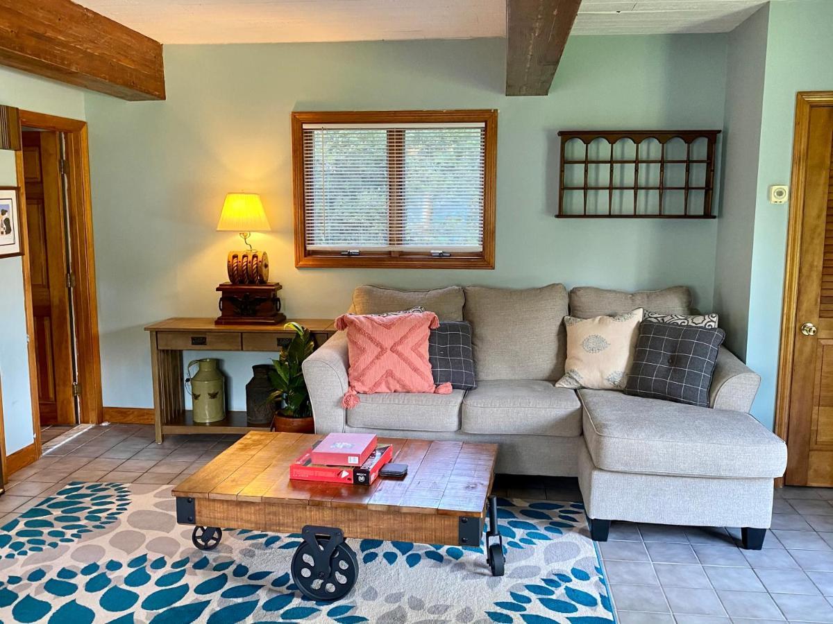 1 Bed Cottage, Partial Waterviews & Water Access Westport Exteriér fotografie